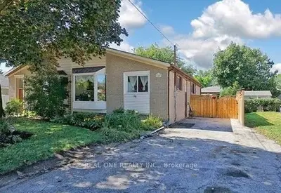 Semi-Detached in Richmond Hill