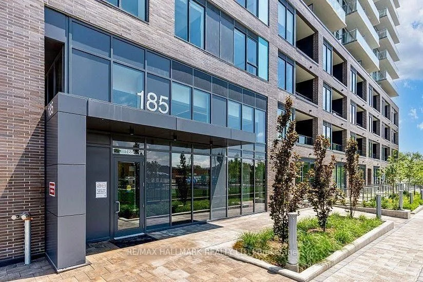 185 Deerfield Road 1304, Newmarket, ON L3Y 0G7