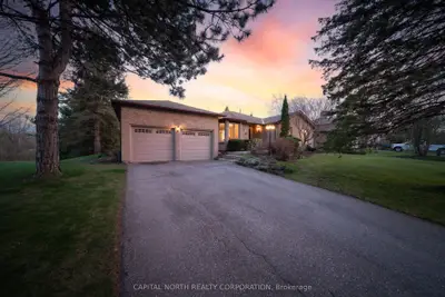 Detached in King