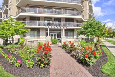 Condo Apartment in Aurora
