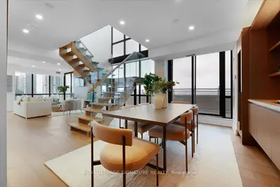 Condo Apartment in Vaughan
