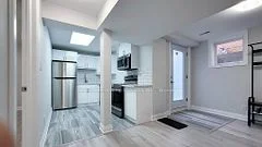 12 Thornbush Court, Richmond Hill, ON L4S 1Z9