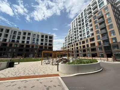 Condo Apartment in Vaughan