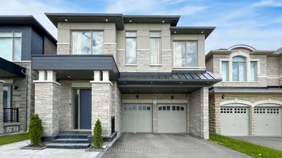 Detached in Richmond Hill