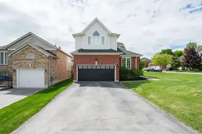 Detached in King