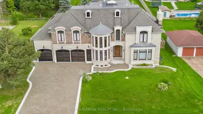 Detached in King