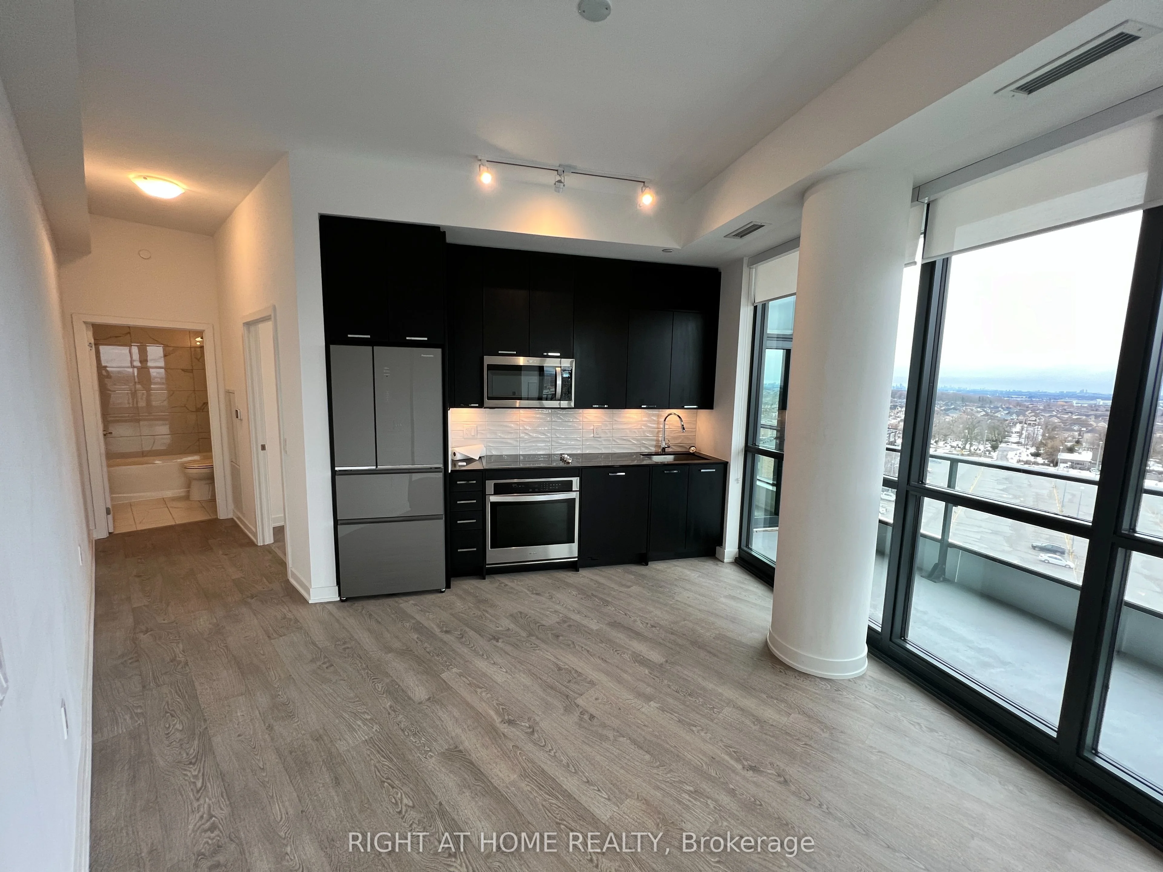 Condo Apartment in Vaughan