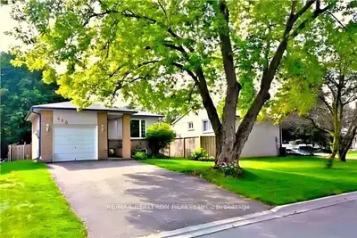 Detached in Newmarket