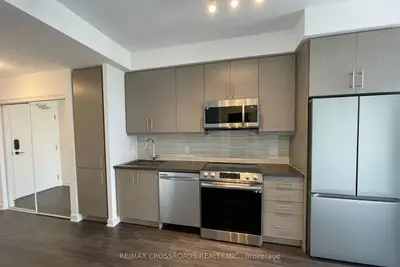 95 Oneida Crescent 2306, Richmond Hill, On L4b 0h5