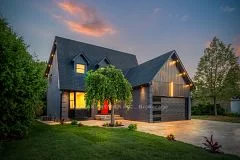 530 London Road, Newmarket, ON L3Y 6K4