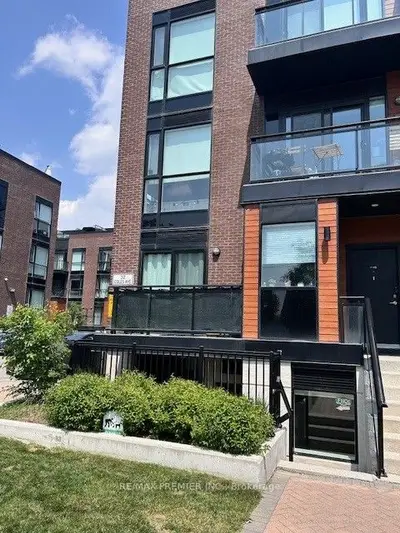 Condo Townhouse in Vaughan