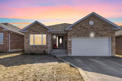 Detached in Brock