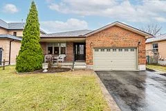15 St Johns Court, Uxbridge, On L9p 1m3