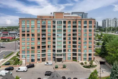 Condo Apartment in Vaughan