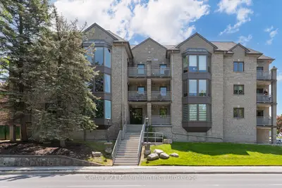 Condo Apartment in Aurora