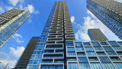 Condo Apartment in Vaughan