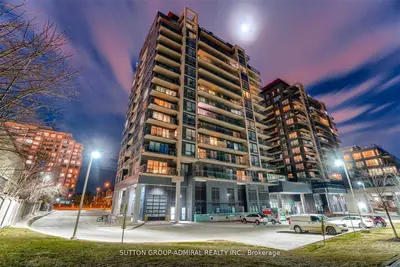 Condo Apartment in Richmond Hill