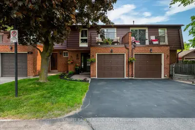 Condo Townhouse in New Tecumseth