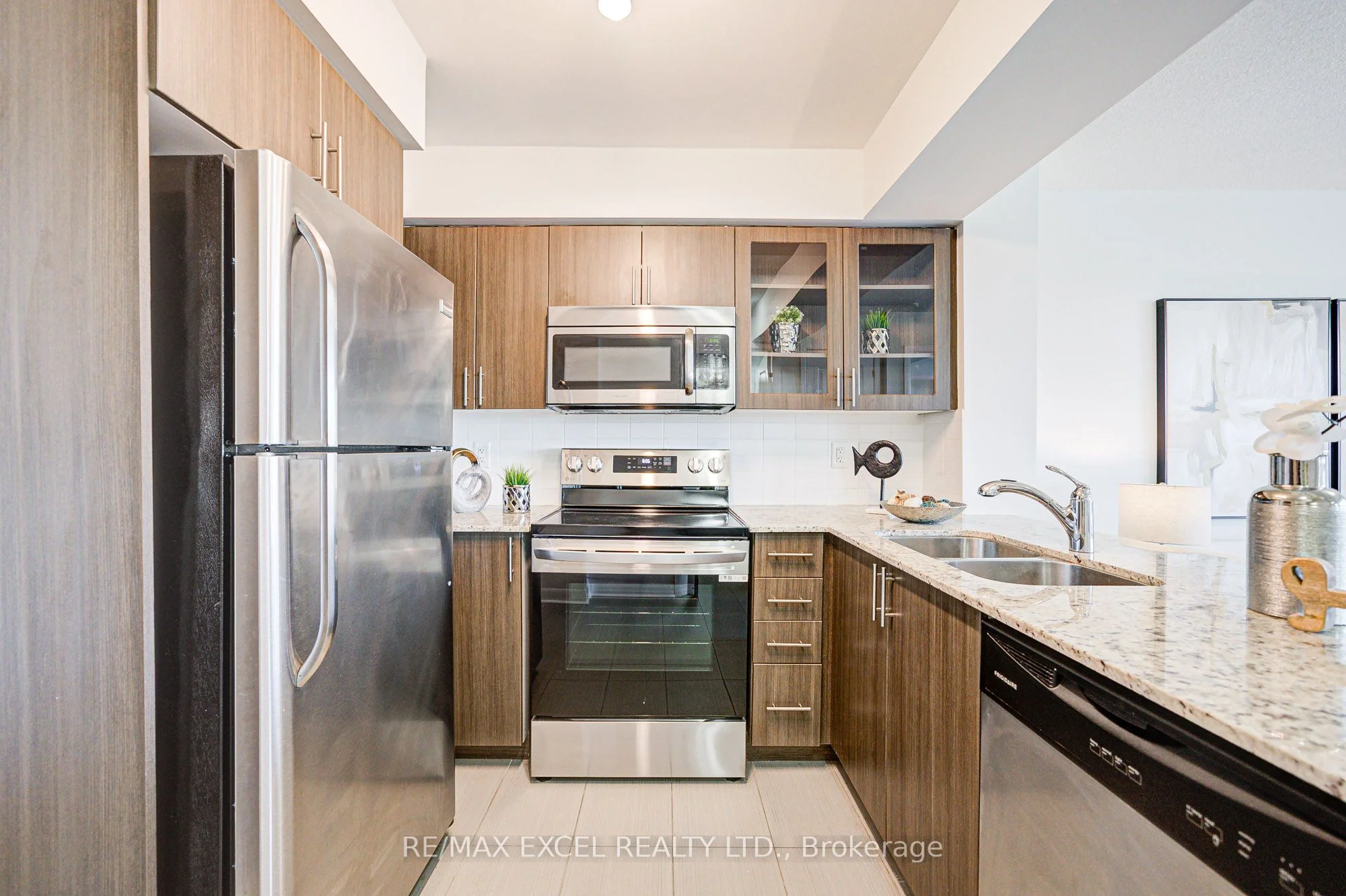 75 Norman Bethune Avenue 619, Richmond Hill, ON L4B 0B6