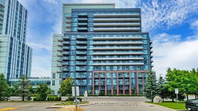 Condo Apartment in Vaughan
