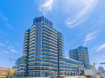 Condo Apartment in Richmond Hill