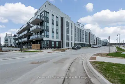Condo Apartment in Innisfil