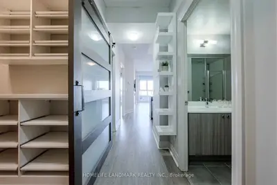 Condo Apartment in Markham