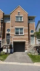 15 Brandy Lane Way, Newmarket, On L3y 8p7