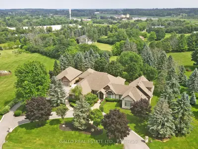 Detached in Aurora