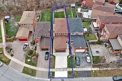 136 Woodcroft Lane, Vaughan, ON L4L 6T4