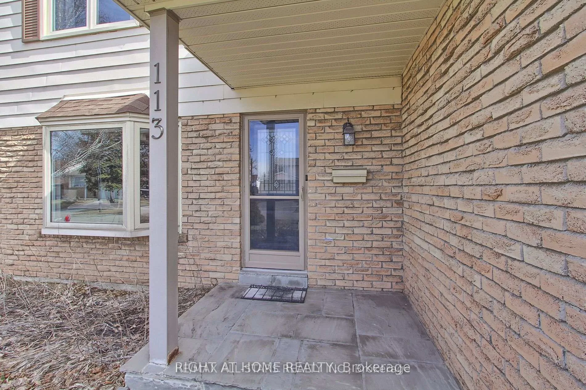 113 Lowe Boulevard, Newmarket, On L3y 5t3
