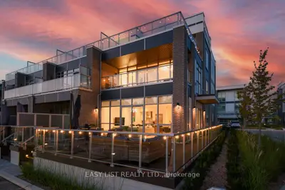 Condo Townhouse in Innisfil