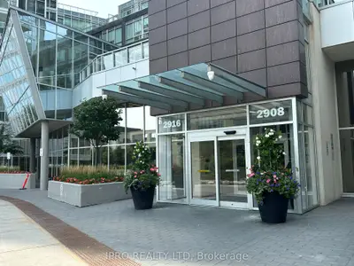 Condo Apartment in Vaughan