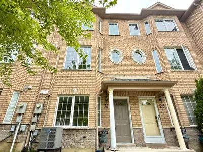 Att/Row/Townhouse in Markham