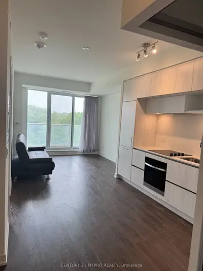 Condo Apartment in Richmond Hill