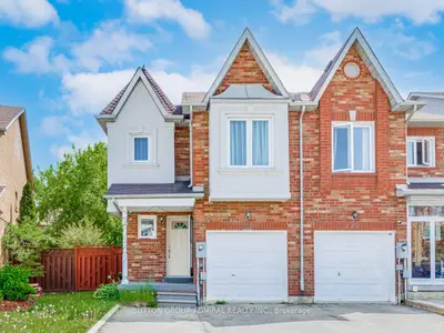 Att/Row/Townhouse in Vaughan