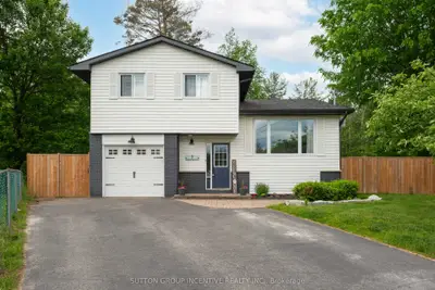 Detached in Essa