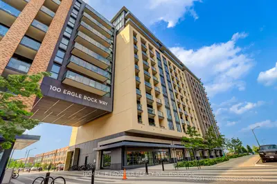 Condo Apartment in Vaughan