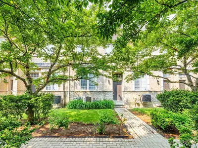 Condo Townhouse in Richmond Hill