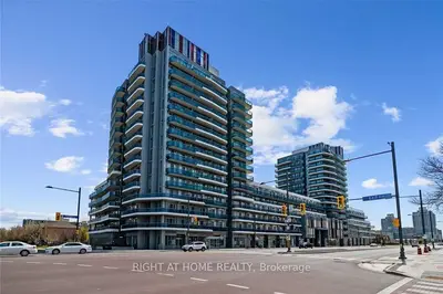 Condo Apartment in Richmond Hill
