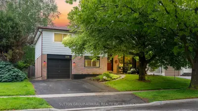 Detached in Newmarket