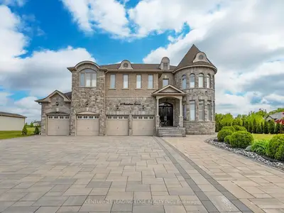 Detached in Uxbridge
