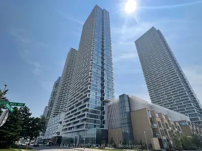 Condo Apartment in Vaughan