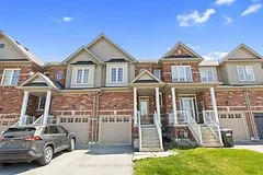 Att/Row/Townhouse in Bradford West Gwillimbury