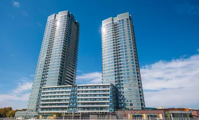Condo Apartment in Vaughan