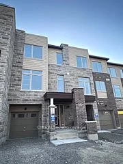 118 Solstice Circle, Newmarket, On L3x 0l5