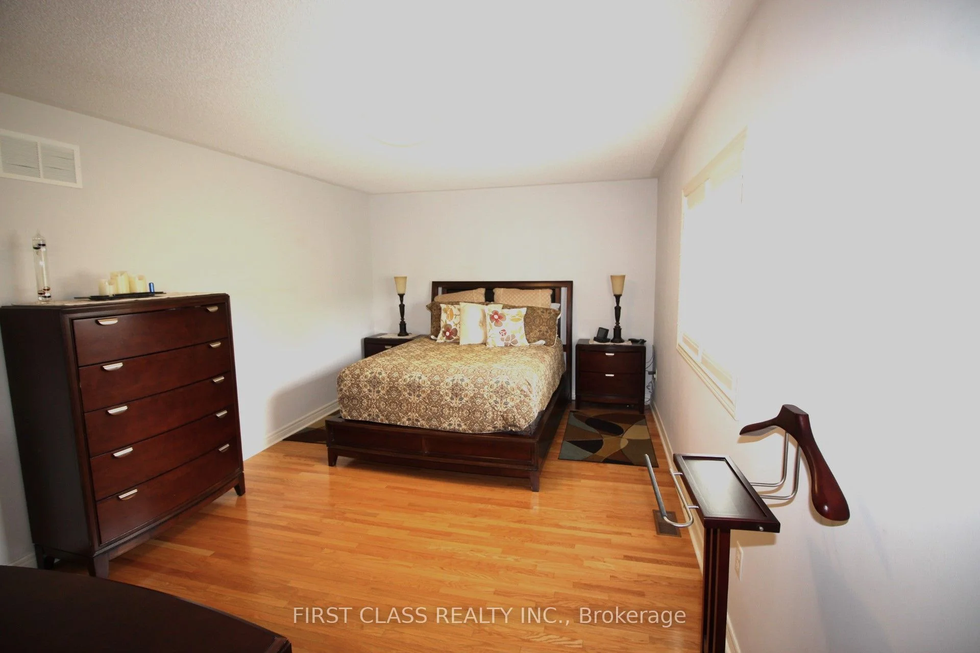 51 Sunnyside Drive, Richmond Hill, ON L4C 0S4