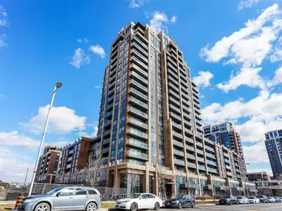 Common Element Condo in Markham