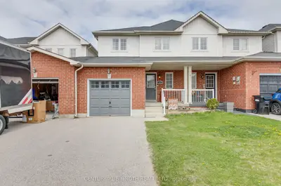 Att/Row/Townhouse in Essa