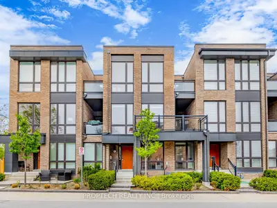 Att/Row/Townhouse in Vaughan